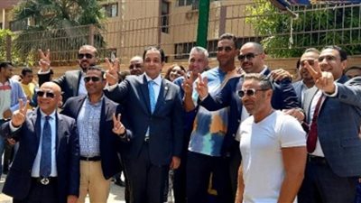 ميدو وحازم إمام يدليان بصوتيهما في انتخابات مجلس الشيوخ