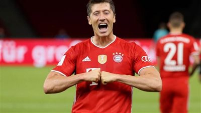 كيكي سيتين: ليفاندوفسكي؟ أنظروا لما يقدمه ميسي أولًا