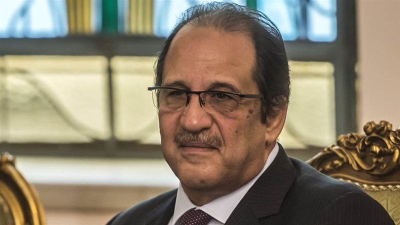 الوزير عباس كامل