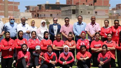 مطروح تحتفل بأول فريق للكرة النسائية