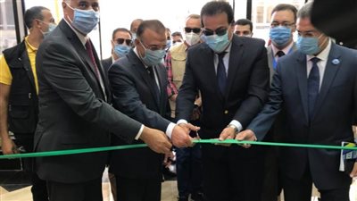 بالصور محافظ الإسكندرية: المشروعات بكلية الطب والمستشفيات الجامعية بتكلفة 95 مليونًا