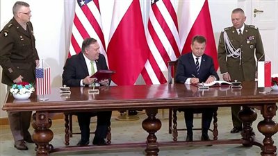 بومبيو يوقع على اتفاقية نقل القوات الأمريكية من ألمانيا إلى بولندا