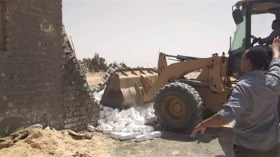 استرداد ٣٨ فدان أملاك دولة بسمالوط شمال المنيا