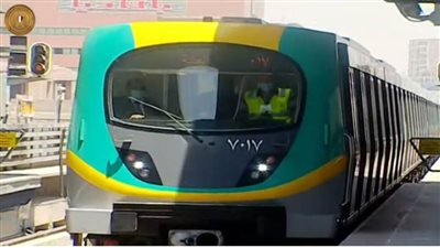 الرئيس السيسي يتفقد المرحلة الرابعة من الخط الثالث لمترو الأنفاق