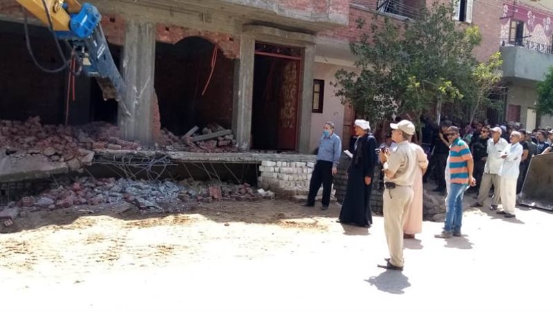 حملة إزالات بمركز