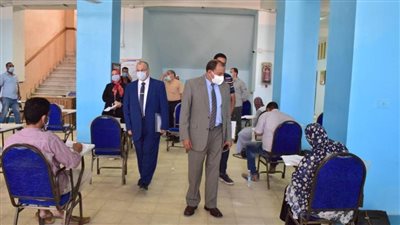 رئيس جامعة بني سويف يتفقد امتحانات التعليم المفتوح والقدرات