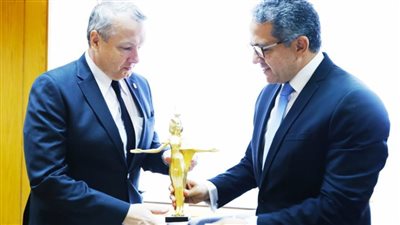 العنانى يستقبل سفير دولة المجر