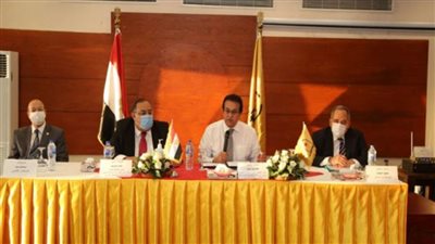 وزير التعليم العالي يرأس اجتماع صندوق تحسين أحوال العاملين بالجامعات المصرية