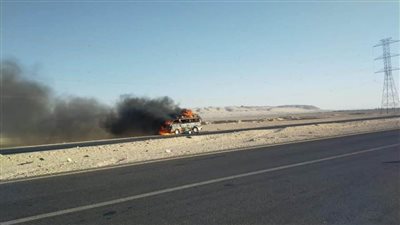اشتعال ميكروباص بطريق الجيش بأسيوط دون وقوع إصابات.. صور 