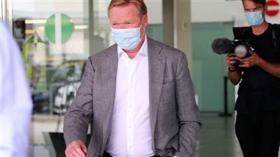 بالصور.. رونالد كومان يصل إلى برشلونة