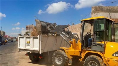 رفع 60 طن رديم ومخلفات بنطاق حي غرب