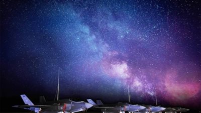 الصواعق تضرب ١٤مقاتلة أمريكية في قاعدة إدواردز بكاليفونيا