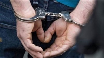 القبض على متهم يدير صفحة علي مواقع التواصل للنصب علي المواطنين