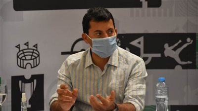 وزير الرياضة يبحث ترتيبات حفل قرعة مونديال اليد مع اللجنة المنظمة