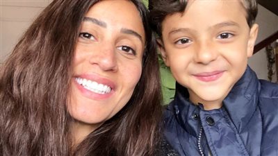 الطفل آدم وهدان مع “ماما دينا” للمرة الثانية في فيلم “30 مارس”