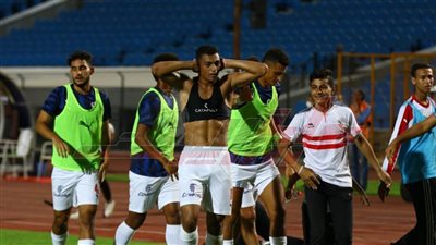 مُهاجم الاهلي الأسبق: ياسر إبراهيم 