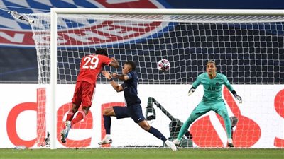 «كومان» يتقدم للبايرن برأسية رائعة في شباك باريس سان جيرمان