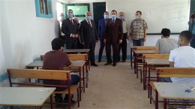 محافظ كفر الشيخ يتفقد لجان الثانوية العامة ويوجه بتوفير الهدوء للطلاب