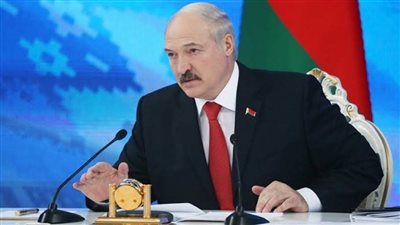 لوكاشينكو يكشف سبب أدائه القسم تحت علم تستخدمه المعارضة