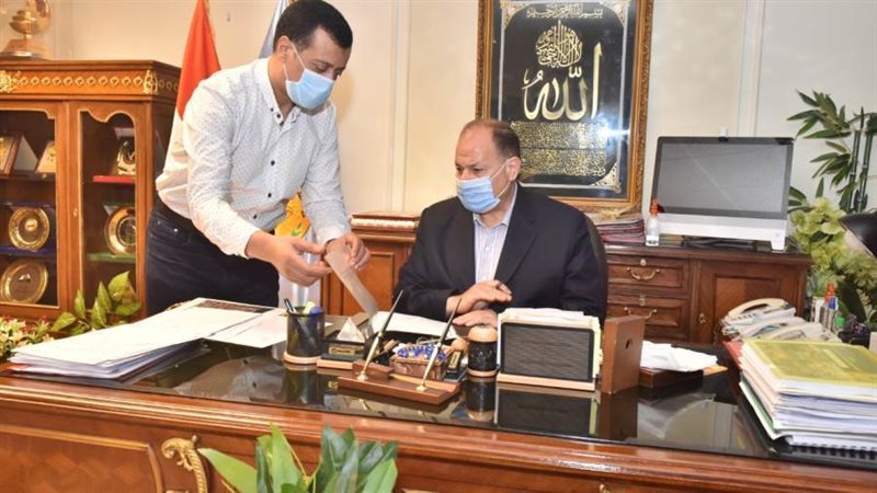 محافظ أسيوط يعتمد