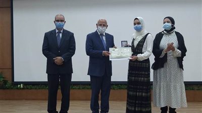 محافظ بورسعيد يكرم أوائل الثانوية العامة  