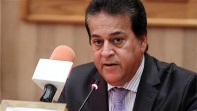 وزير التعليم العالي يعلن عن منح دراسية في الجامعات الأهلية الجديدة 