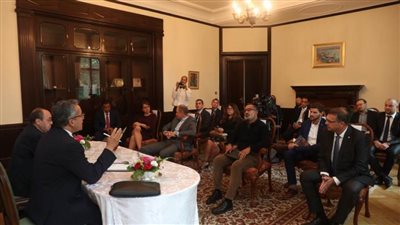 العناني يلتقي بمنظمي الرحلات والشركات السياحية بالتشيك