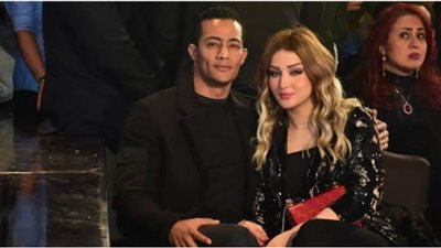 شاهد الھدیة.. محمد رمضان يحتفل بعيد میلاد زوجته