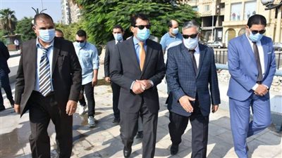 وزير الرياضة يتفقد نادي الصحفيين