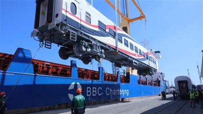 وزير النقل يعلن وصول 22 عربة سكة حديد جديدة إلى ميناء الإسكندرية