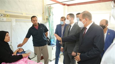 محافظ كفر الشيخ يطمئن على حالة الطفل 