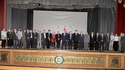 محافظ بني سويف: المستشفى الجامعي دروها حيوي في مجابهة كورونا