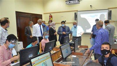 نائب محافظ بني سويف يتابع اختبارات مدرسة المياه
