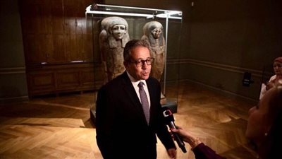 العناني يجرى عددا من اللقاءات الإعلامية فى براغ