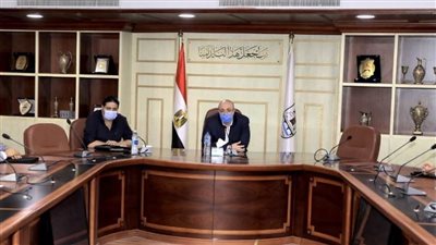 محافظ بني سويف يرحب بمبادرة تطوير إحدى القرى 