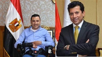 وزير الرياضة يلتقي السباح ولاء حافظ