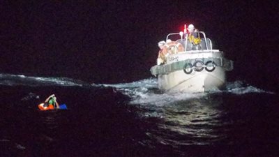 خفر سواحل اليابان يعلن وفاة عضو ثان من طاقم سفينة الشحن الغارقة في بحر الصين الشرقي