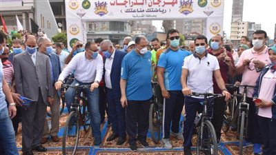 وزير الرياضة ومحافظ الشرقية يشاركان في ماراثون دراجات