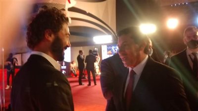 وزير الرياضة يحتفي بالفنان العالمي خالد النبوي 