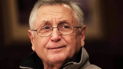 وفاة المخرج التشيكي جيري مينزل عن عمر ناهز 82 عاما