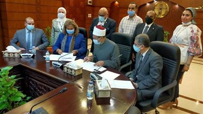 وكيل الأزهر يوقع برتوكول تعاون مع وزارة الطيران