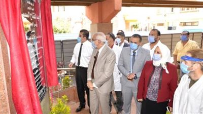 وزير التعليم العالي يفتتح مجمع العنايات المركزة بجامعة المنصورة