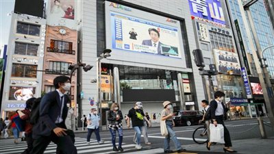 طوكيو تخفض حالة التأهب لفيروس كورونا المستجد وسط انخفاض معدل ​​الإصابات الجديدة