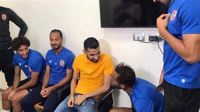 مؤمن زكريا يظهر في التتش قبل مباراة الأهلي والإسماعيلي