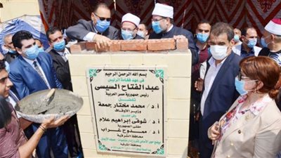 وزير الأوقاف ومحافظ الشرقية يضعان حجر الأساس لمسجد بالزقازيق 