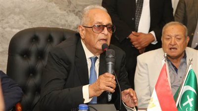 أبو شقة: هناك حملة شرسة على حزب الوفد.. وسنتصدى لها بالقانون