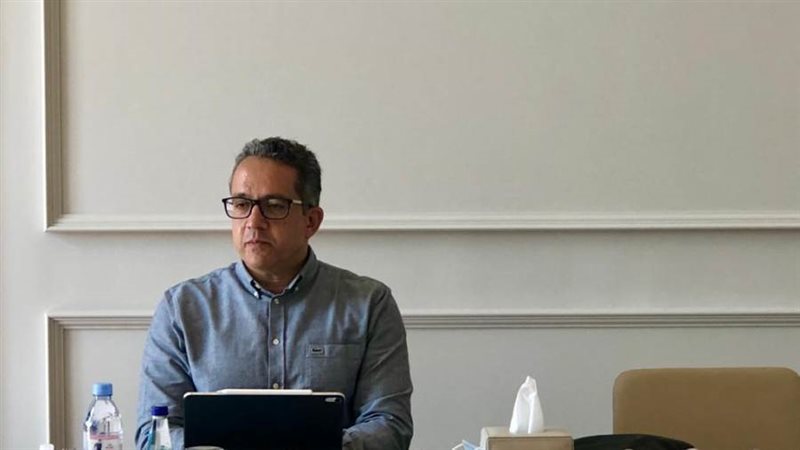 وزير السياحة والأثار