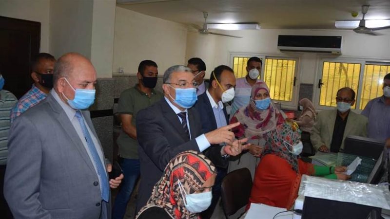 محافظ المنيا بالمركز