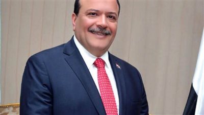 رئيس جامعة طنطا ونوابه يفتتحون أعمال تطوير قاعة الدراسات العليا بكلية الهندسة