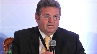 وزير قطاع الأعمال يؤكد أهمية التوسع في نشاط تصنيع الخامات الدوائية